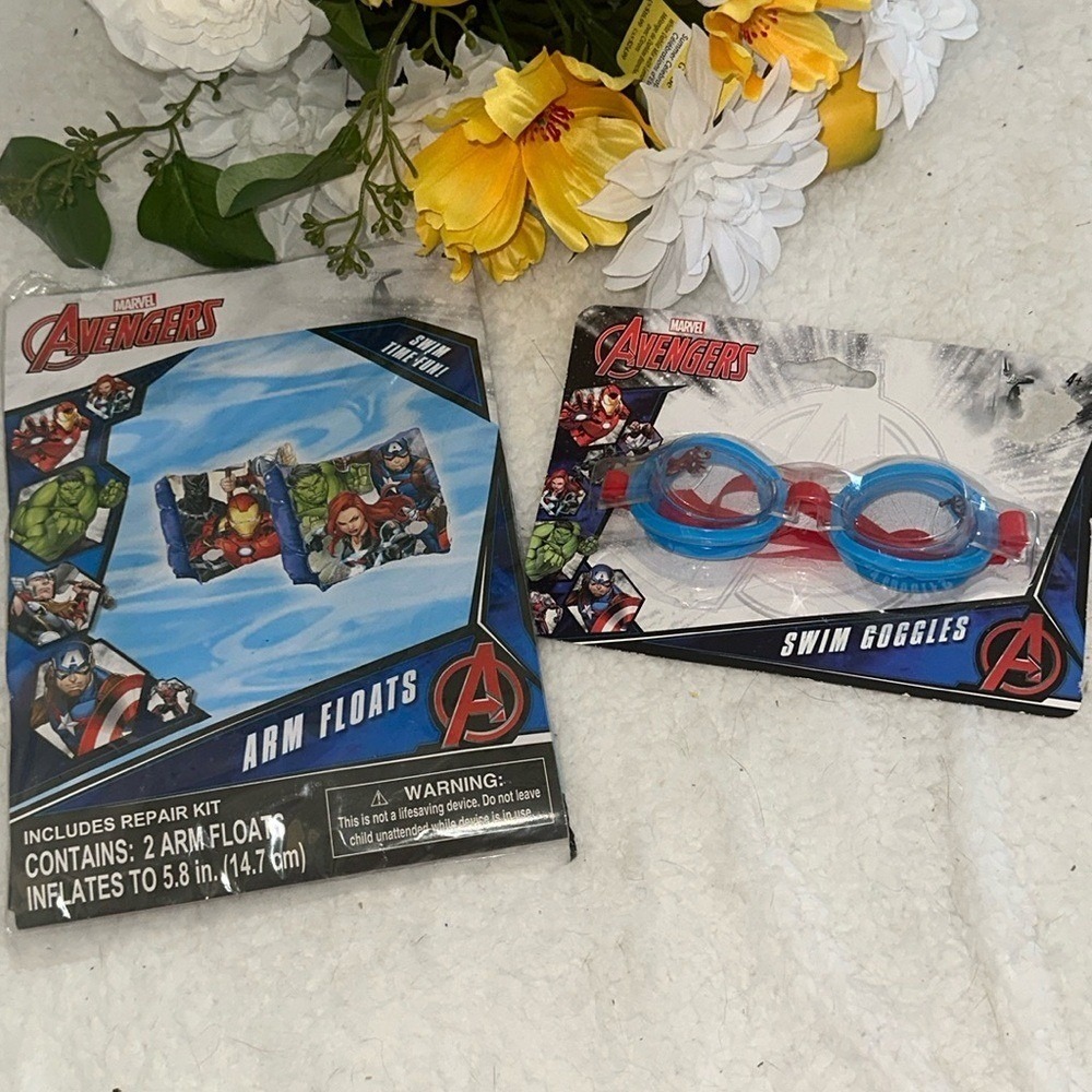 Marvel Avengers Kids Swim Bundle Goggles and Inflatable Arm Floats Set NEW